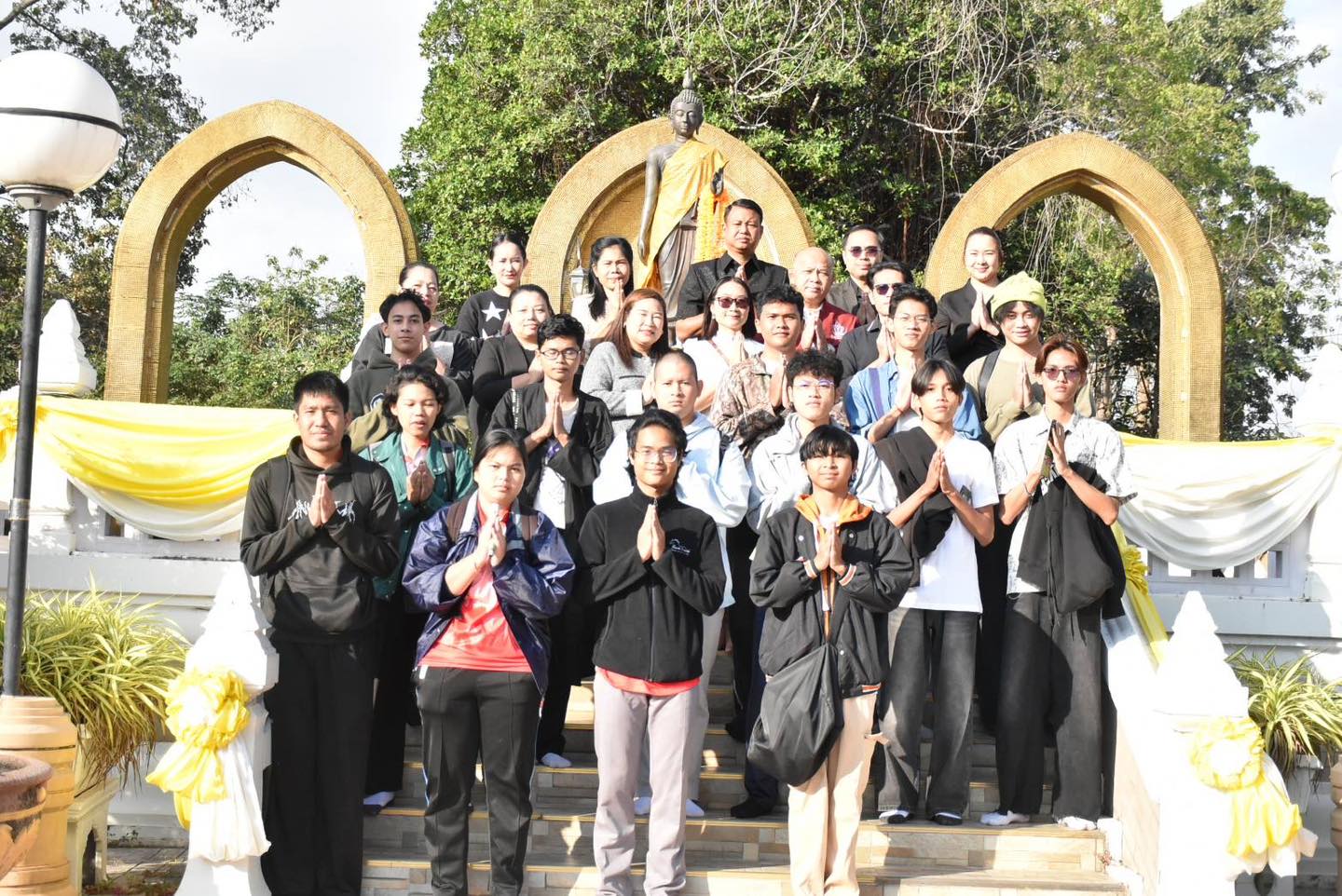 สาขาวิชาศิลปะดิจิทัล ร่วมพิธีตักบาตรรับศักราชใหม่ 2569 เสริมสิริมงคลปีใหม่